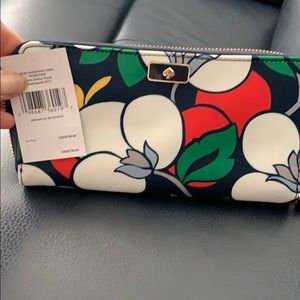 Kate Spade lg wallet brand new perfect for summer